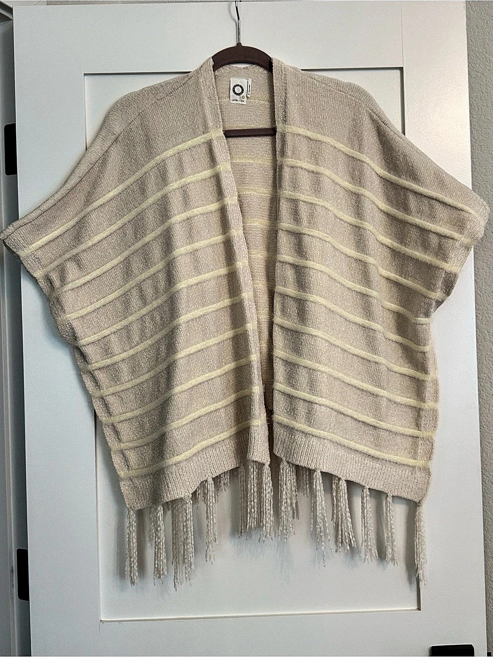 Akemi + Kin Striped Fringe Poncho in Cream O/S Like New